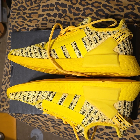 Sneakers - Picture 5 of 5